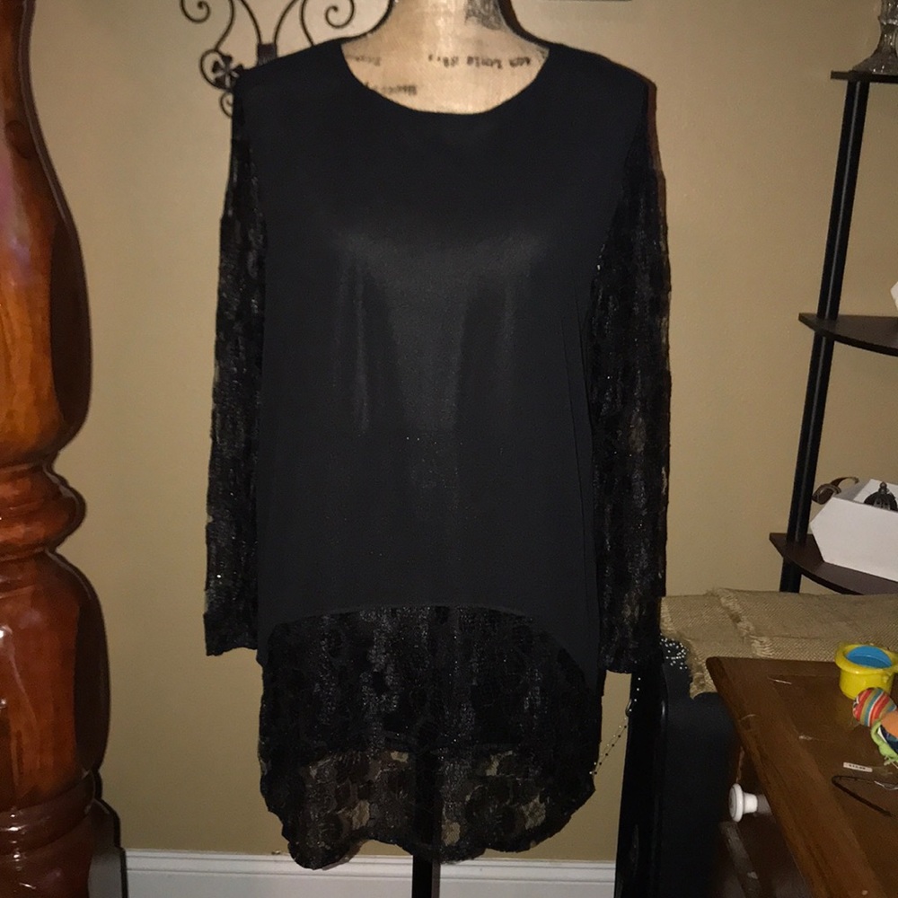 NWT Beautiful black blouse
